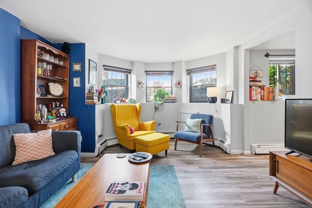 26 Commonwealth Ter 1, Boston, MA 02135