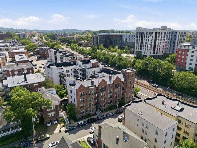 26 Commonwealth Ter 1, Boston, MA 02135