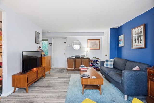 26 Commonwealth Ter 1, Boston, MA 02135