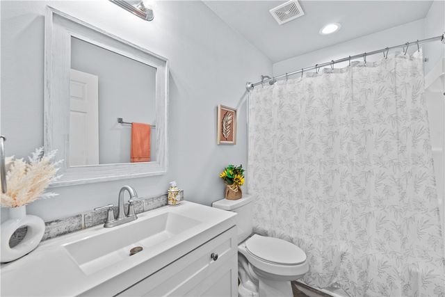 2111 Lone Star, Rockport, TX 78382