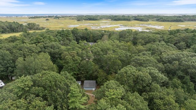 84 Forest Rd, Salisbury, MA 01952