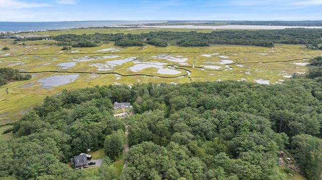 84 Forest Rd, Salisbury, MA 01952