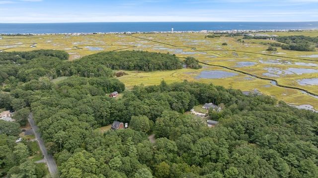 84 Forest Rd, Salisbury, MA 01952