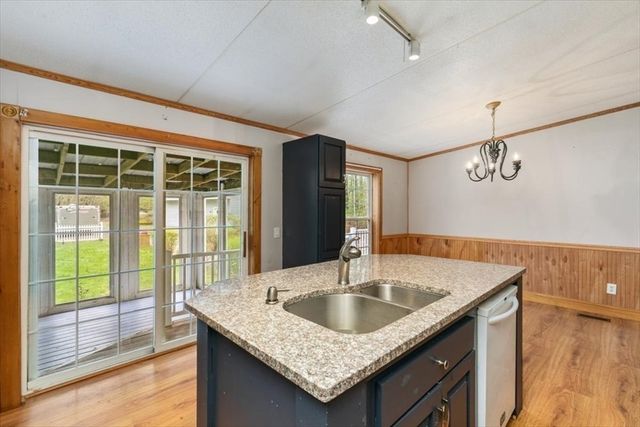 84 Forest Rd, Salisbury, MA 01952