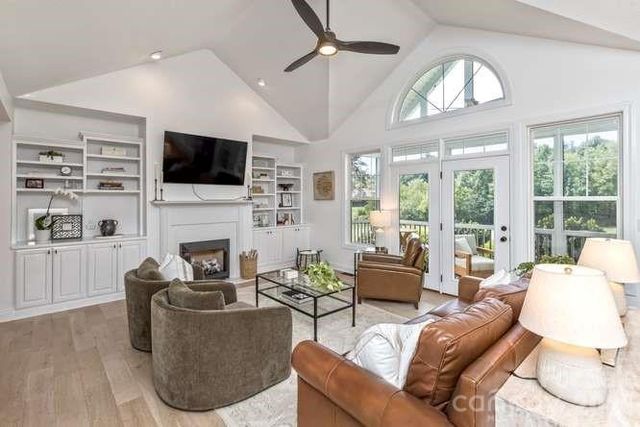 634 Vista Falls Road, Mills River, NC 28759