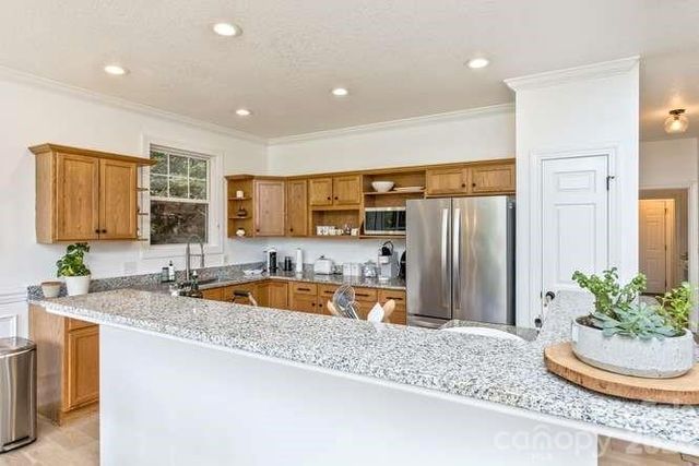 634 Vista Falls Road, Mills River, NC 28759