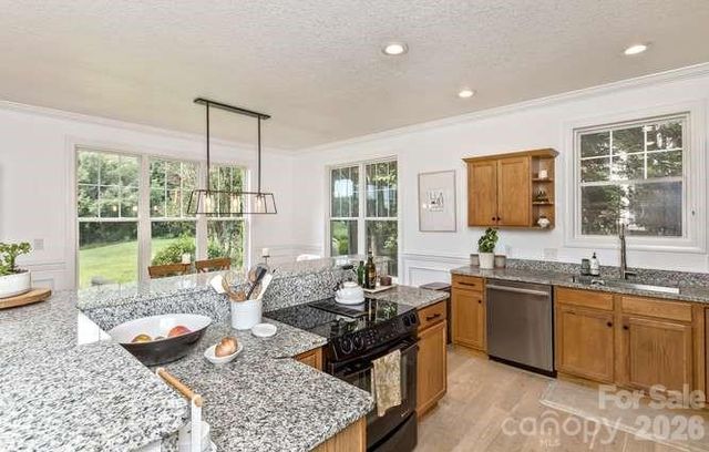 634 Vista Falls Road, Mills River, NC 28759