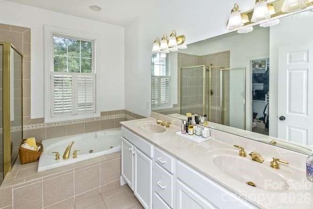 634 Vista Falls Road, Mills River, NC 28759