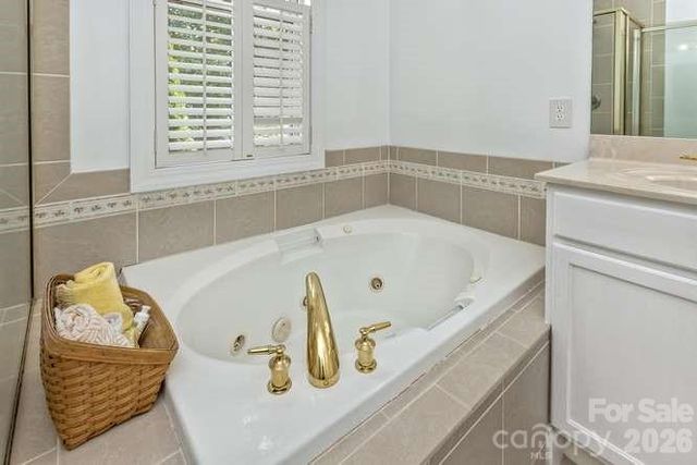 634 Vista Falls Road, Mills River, NC 28759
