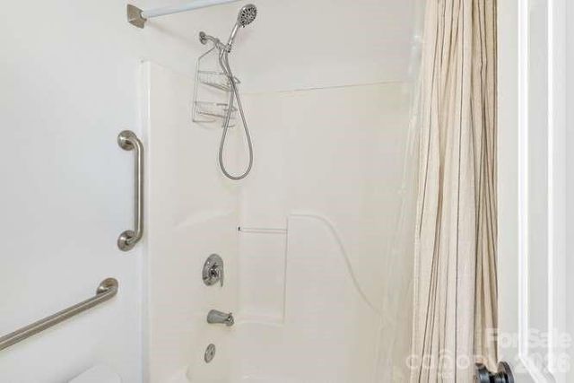 634 Vista Falls Road, Mills River, NC 28759