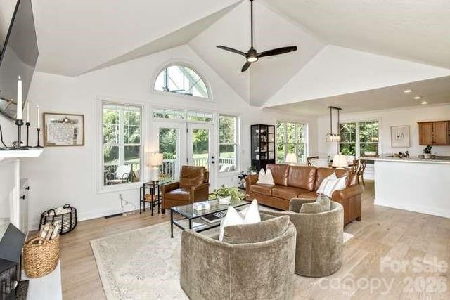 634 Vista Falls Road, Mills River, NC 28759