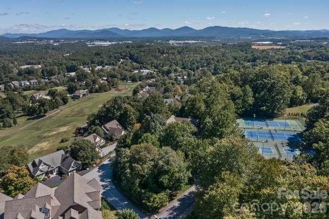 634 Vista Falls Road, Mills River, NC 28759