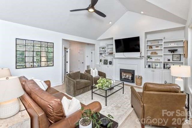 634 Vista Falls Road, Mills River, NC 28759