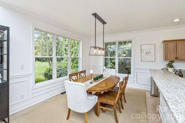 634 Vista Falls Road, Mills River, NC 28759