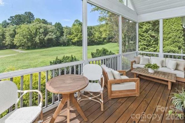 634 Vista Falls Road, Mills River, NC 28759