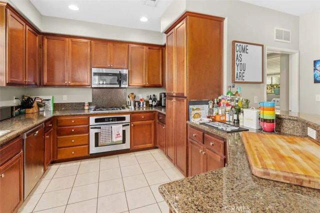 814 Pyramid Court, Corona, CA 92880