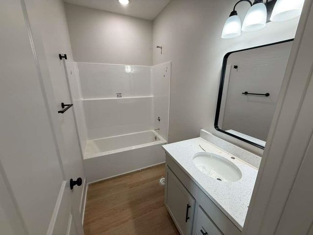 5162 N Toben Dr, Bel Aire, KS 67226