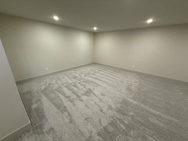 5162 N Toben Dr, Bel Aire, KS 67226