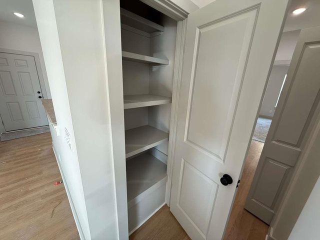 5162 N Toben Dr, Bel Aire, KS 67226