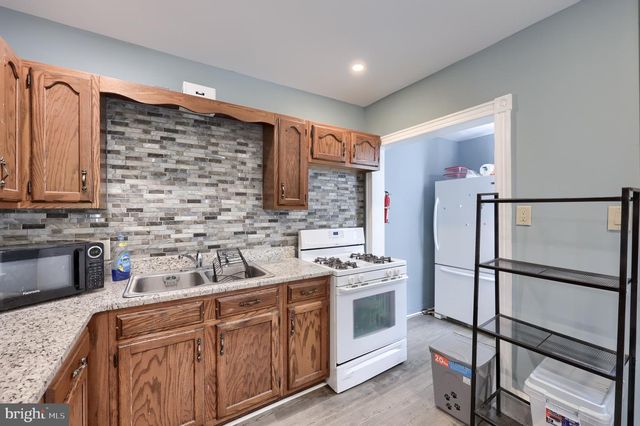 1047 N FRONT ST, Reading, PA 19601