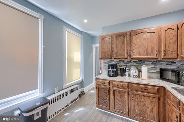 1047 N FRONT ST, Reading, PA 19601