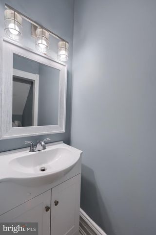 1047 N FRONT ST, Reading, PA 19601