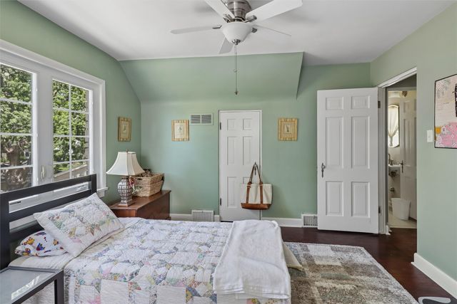 4209 Allison Avenue, Des Moines, IA 50310