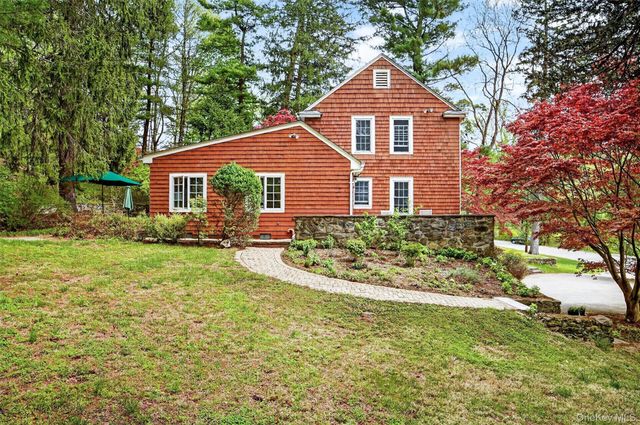 9 Sloehidden Road, Briarcliff Manor, NY 10510