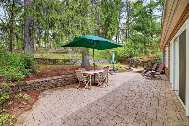 9 Sloehidden Road, Briarcliff Manor, NY 10510