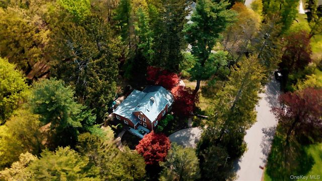 9 Sloehidden Road, Briarcliff Manor, NY 10510