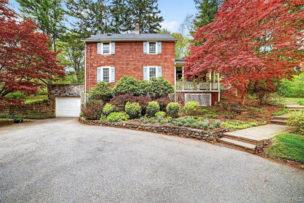 9 Sloehidden Road, Briarcliff Manor, NY 10510