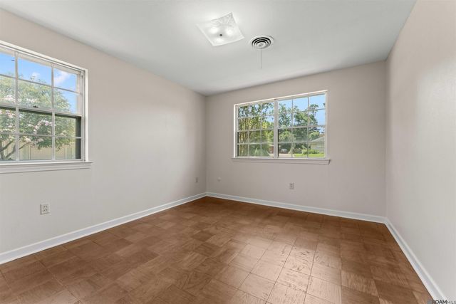 5823 Clematis Dr, Baton Rouge, LA 70808