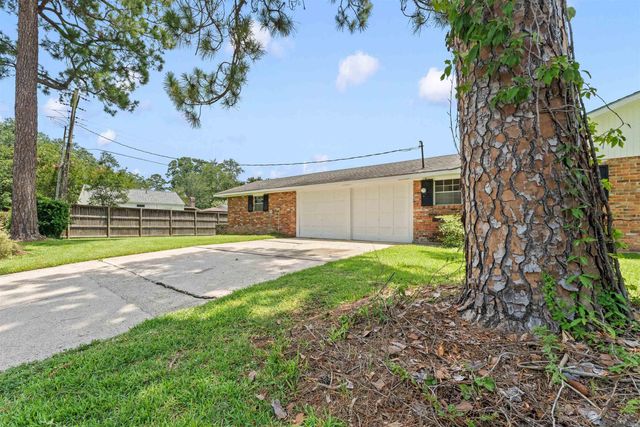 5823 Clematis Dr, Baton Rouge, LA 70808
