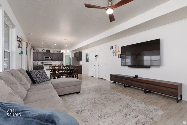 948 S SPRING CANYON WAY, Springville, UT 84663