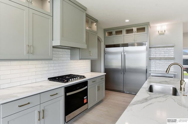 5815 N 198th Street, Elkhorn, NE 68022