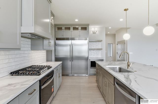 5815 N 198th Street, Elkhorn, NE 68022