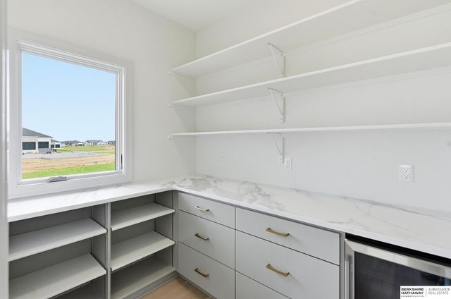 5815 N 198th Street, Elkhorn, NE 68022