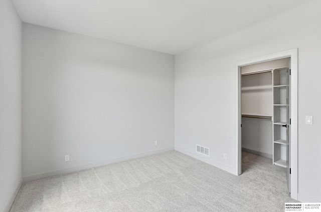 5815 N 198th Street, Elkhorn, NE 68022