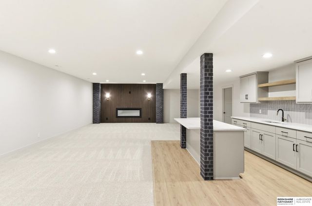 5815 N 198th Street, Elkhorn, NE 68022