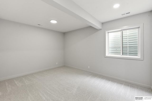 5815 N 198th Street, Elkhorn, NE 68022