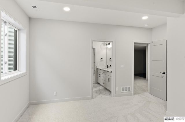 5815 N 198th Street, Elkhorn, NE 68022