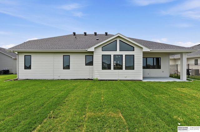 5815 N 198th Street, Elkhorn, NE 68022