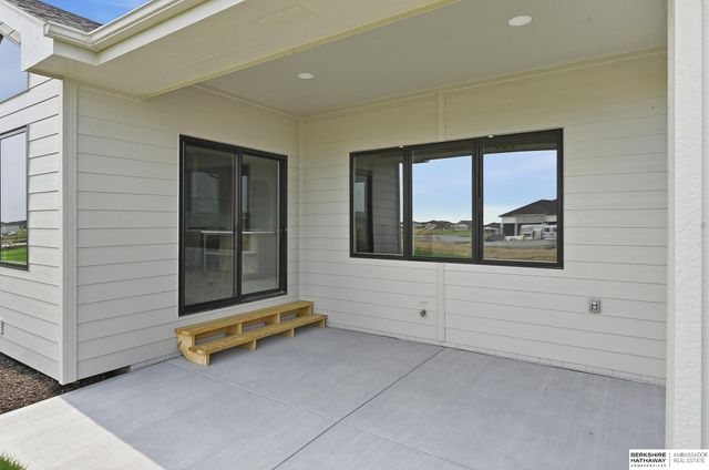 5815 N 198th Street, Elkhorn, NE 68022