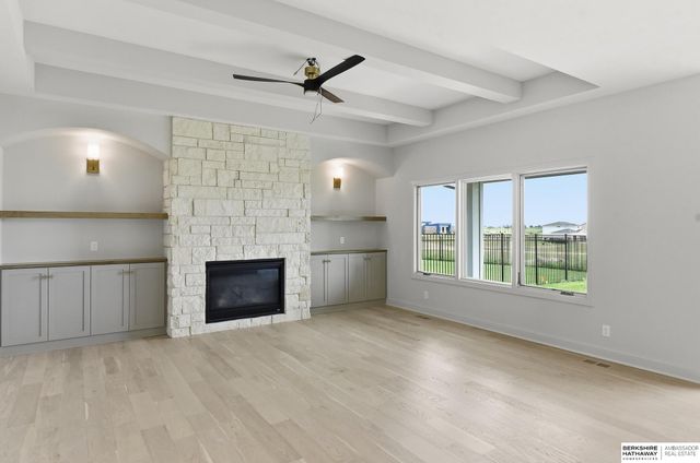 5815 N 198th Street, Elkhorn, NE 68022