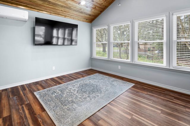 109 Old Barn Circle, Holly Lake Ranch, TX 75765