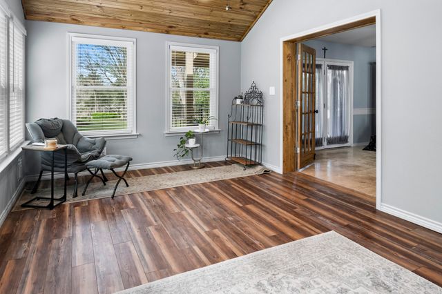 109 Old Barn Circle, Holly Lake Ranch, TX 75765