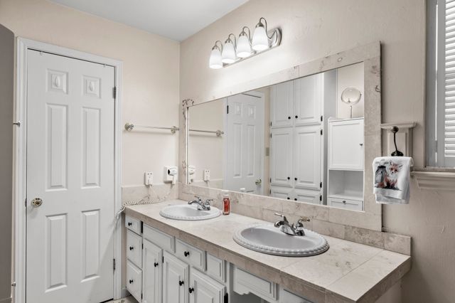 109 Old Barn Circle, Holly Lake Ranch, TX 75765