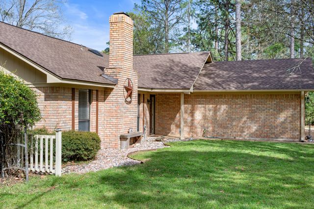 109 Old Barn Circle, Holly Lake Ranch, TX 75765