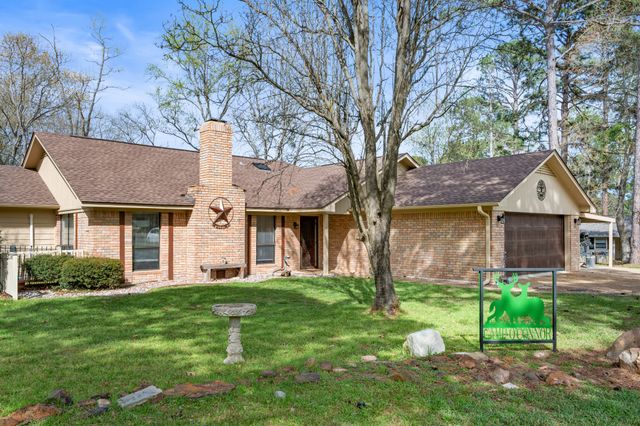 109 Old Barn Circle, Holly Lake Ranch, TX 75765