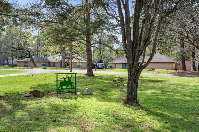109 Old Barn Circle, Holly Lake Ranch, TX 75765